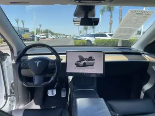 Tesla Model Y 2023 AWD Performance 4dr Crossover