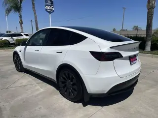 Tesla Model Y 2023 AWD Performance 4dr Crossover