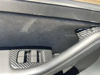 Tesla Model Y 2023 AWD Performance 4dr Crossover