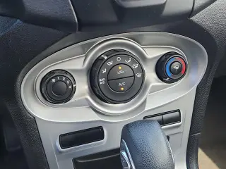 Ford Fiesta 2017 SE 4dr Sedan