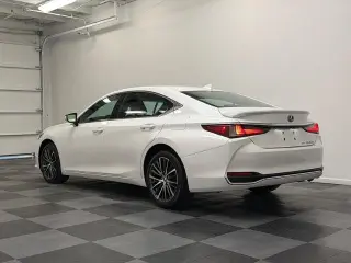 Lexus ES 250 2023 AWD 4dr Sedan