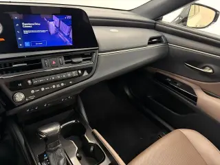 Lexus ES 250 2023 AWD 4dr Sedan