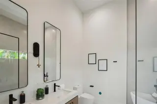 Propiedad en alquiler con 4 habitaciones y 2 baños en Miami