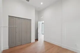 Propiedad en alquiler con 4 habitaciones y 2 baños en Miami