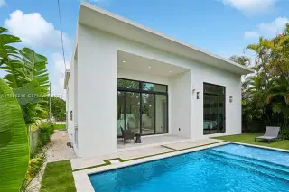 Propiedad en alquiler con 4 habitaciones y 2 baños en Miami