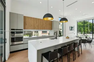 Propiedad en alquiler con 4 habitaciones y 2 baños en Miami