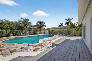 Propiedad en alquiler con 4 habitaciones y 3 baños en North Miami