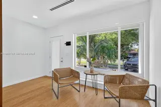 Propiedad en alquiler con 4 habitaciones y 3 baños en North Miami