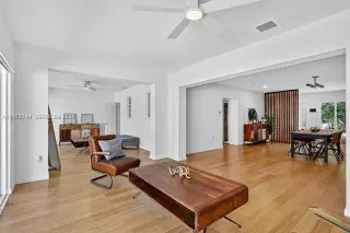 Propiedad en alquiler con 4 habitaciones y 3 baños en North Miami