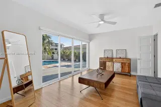 Propiedad en alquiler con 4 habitaciones y 3 baños en North Miami