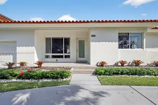 Propiedad en alquiler con 4 habitaciones y 3 baños en North Miami