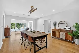 Propiedad en alquiler con 4 habitaciones y 3 baños en North Miami