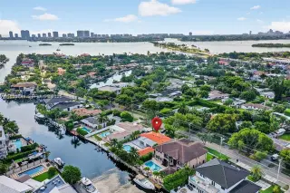 Propiedad en alquiler con 4 habitaciones y 3 baños en North Miami