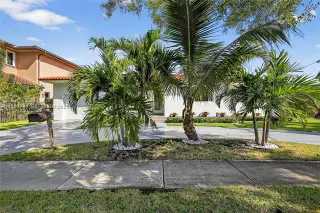 Propiedad en alquiler con 4 habitaciones y 3 baños en North Miami