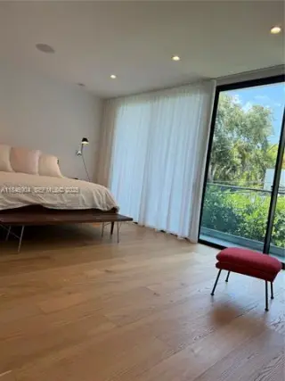 Propiedad en alquiler con 5 habitaciones y 5 baños en Miami