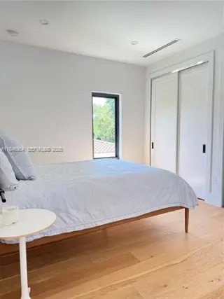 Propiedad en alquiler con 5 habitaciones y 5 baños en Miami