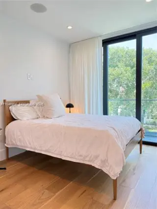 Propiedad en alquiler con 5 habitaciones y 5 baños en Miami