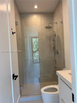 Propiedad en alquiler con 5 habitaciones y 5 baños en Miami