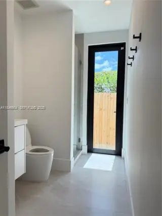Propiedad en alquiler con 5 habitaciones y 5 baños en Miami