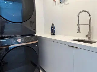 Propiedad en alquiler con 5 habitaciones y 5 baños en Miami