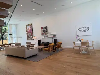 Propiedad en alquiler con 5 habitaciones y 5 baños en Miami