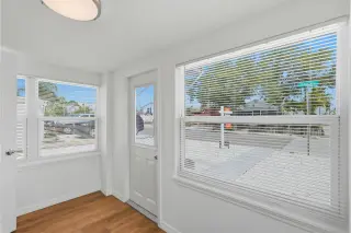 Propiedad en alquiler con 3 habitaciones y 1.5 baños en Treasure Island