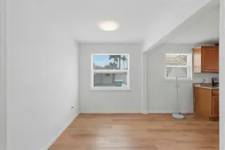 Propiedad en alquiler con 3 habitaciones y 1.5 baños en Treasure Island