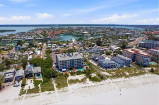 Propiedad en alquiler con 3 habitaciones y 1.5 baños en Treasure Island