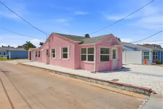 Propiedad en alquiler con 3 habitaciones y 1.5 baños en Treasure Island