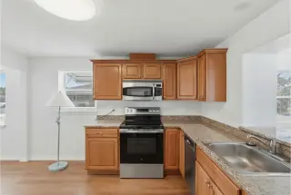 Propiedad en alquiler con 3 habitaciones y 1.5 baños en Treasure Island