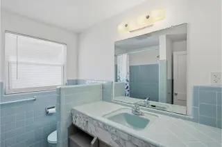 Propiedad en alquiler con 3 habitaciones y 1.5 baños en Treasure Island
