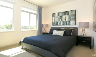 MODERN  1 BEDROOM APARTMENT