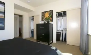 MODERN  1 BEDROOM APARTMENT