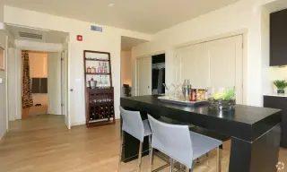 MODERN  1 BEDROOM APARTMENT