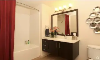 MODERN  1 BEDROOM APARTMENT