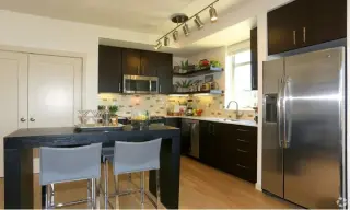 MODERN  1 BEDROOM APARTMENT