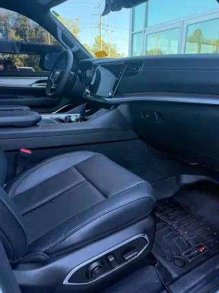 2025 Jeep Wagoneer L