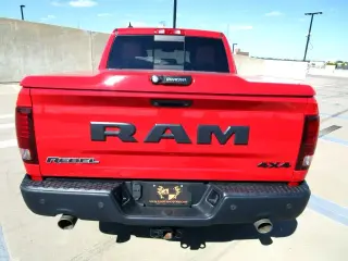 2016 RAM 1500 CREW CAB