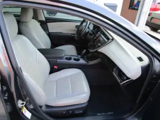 2013 TOYOTA AVALON