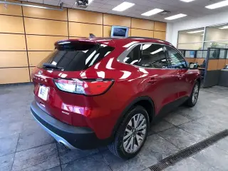 Ford Escape 2022 AWD Titanium 4dr SUV