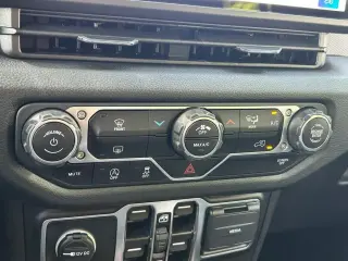Jeep Wrangler 2025 4x4 Sport 4dr SUV