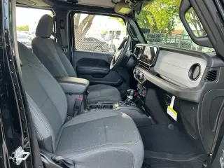 Jeep Wrangler 2025 4x4 Sport 4dr SUV