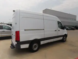 Mercedes-Benz Sprinter 2019 4x2 2500 3dr 144 in. WB Cargo Van (3.0L V6)