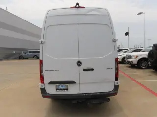 Mercedes-Benz Sprinter 2019 4x2 2500 3dr 144 in. WB Cargo Van (3.0L V6)