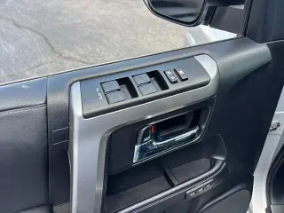 Toyota 4Runner 2020 4x4 SR5 4dr SUV