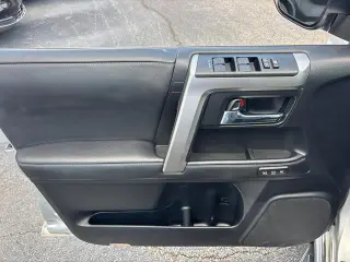 Toyota 4Runner 2020 4x4 SR5 4dr SUV
