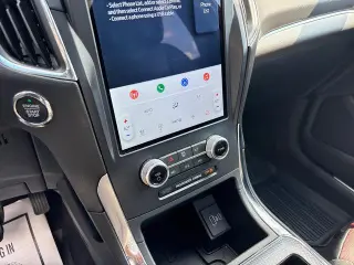 Ford Edge 2021 AWD Titanium 4dr Crossover