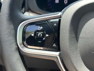 Volvo XC60 2024 AWD B5 Plus Dark Theme 4dr SUV
