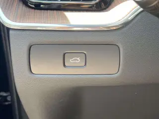 Volvo XC60 2024 AWD B5 Plus Dark Theme 4dr SUV