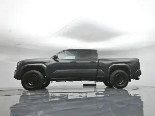 Toyota Tacoma 2025 4x2 SR5 4dr Double Cab 5.0 ft SB